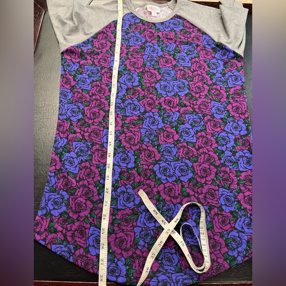 LuLaRoe “Randy” tee size small - Picture 8 of 8